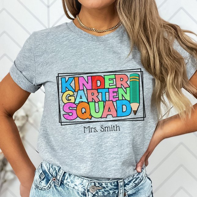 Camiseta Professora Personalizada na Esquadra do Jardim de  (Kindergarten Squad Personalized Teacher T-Shirt
)