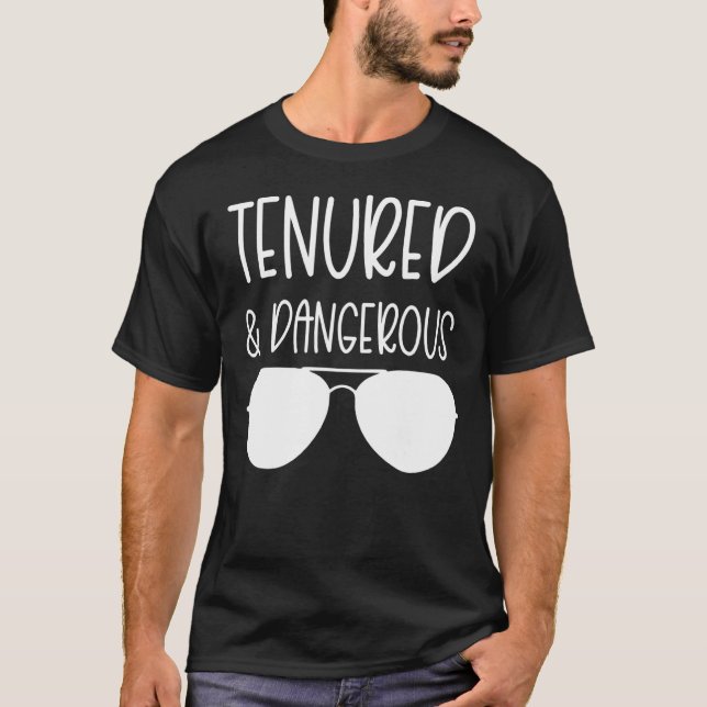Camiseta Professoras Tenured E Perigosas Rastreando (Frente)