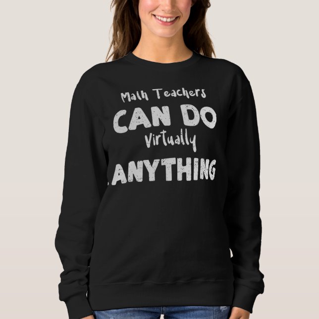 Camiseta Professores De Matemática Podem Fazer Praticamente (Frente)