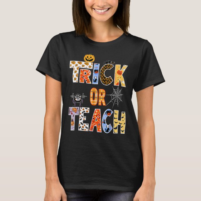Camiseta Professores De Truque De Halloween Ou Ensino De En (Frente)