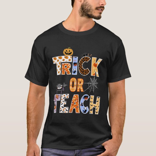 Camiseta Professores De Truque De Halloween Ou Ensino De En (Frente)