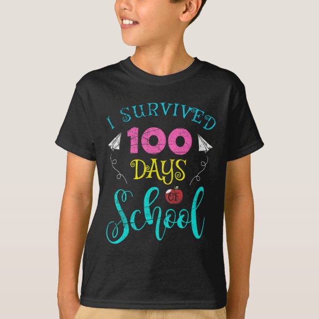 Camiseta Professores Divertidos Estudantes Eu Sobrevivi 100 (Frente)