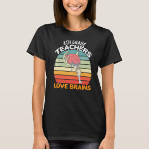 Camiseta Professores do 4º ano adoram cérebros Zombie Teach