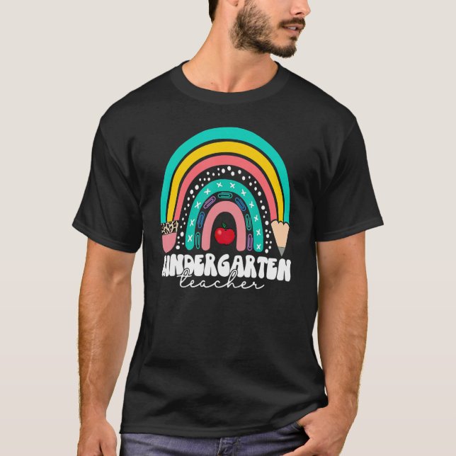 Camiseta Professores do infantário Esquadrão Kinder Rainbow (Frente)