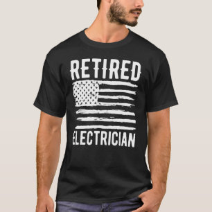 Camiseta Profissão Eletrônica Aposentada Bandeira Americana
