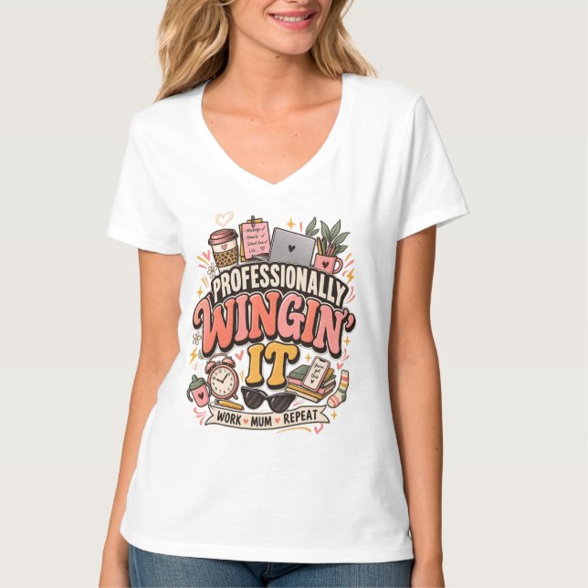 Camiseta Profissionalmente Improvisando Mãe Trabalhadora Di (Frente)
