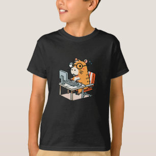Camiseta Programador Capybara A Trabalhar No Pente Do Compu