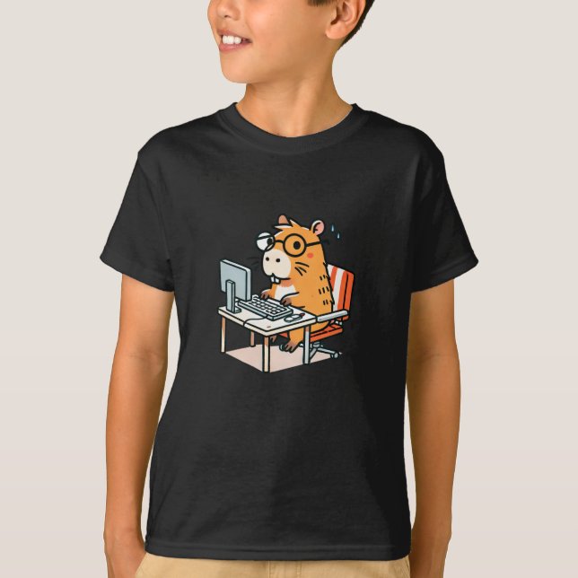 Camiseta Programador Capybara A Trabalhar No Pente Do Compu (Frente)