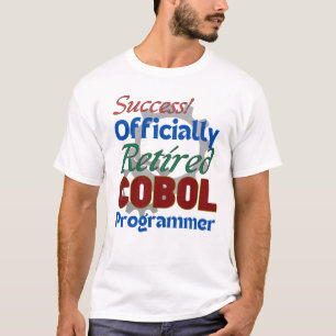 Camiseta Programador de COBOL Aposentado: Ainda Compilando