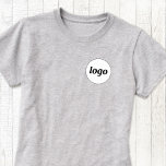 Camiseta Promocional de descanso simples para logotipos com<br><div class="desc">Camiseta comercial de promocional crest de logotipo simples. Substitua o logotipo pelo seu para personalizar. Vista-os você mesmo,  dê-os a seus funcionários e colegas de trabalho,  venda-os a clientes e clientes ou os entregue como material promocional para inspirar a lealdade do cliente.</div>