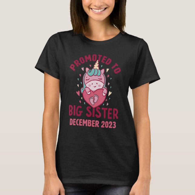 Camiseta Promoted to Big Sister December 2023 Unicorn Heart (Frente)
