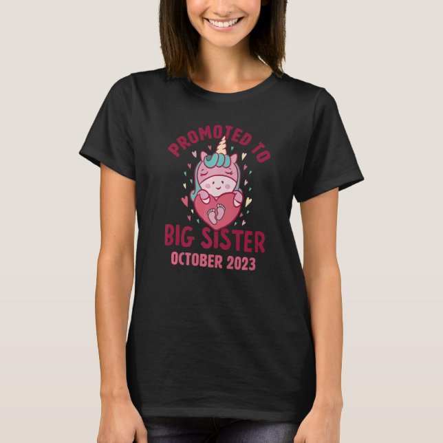 Camiseta Promoted to Big Sister October 2023 Unicorn Hearts (Frente)