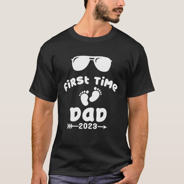 Camiseta Promoted To Dad 2023 First Time Dad 2023 (Frente)