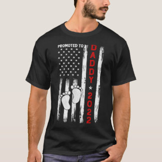 Camiseta Promoted To Daddy 2022 First Time Fathers Day New 