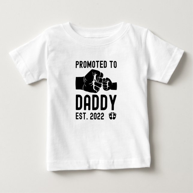 Camiseta Promoted to daddy est 2022 new dad fathers day (Frente)