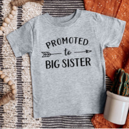 Camiseta Promovida a Comunicado de Nova Irmã Mais Velha