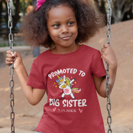 Camiseta Promovido à Big Sister Dançando Unicórnio com Data