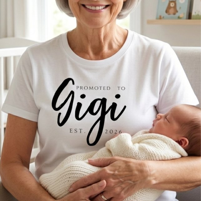 Camiseta Promovido a Gigi Clássico Ano EST Design (Criador carregado)