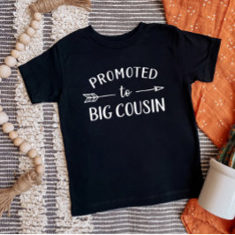 Camiseta Promovido a Primo Mais Velho Correspondência Famil
