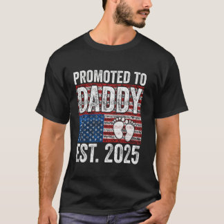 Camiseta Promovido ao Pai Est 2025 USA Flag American Fathe