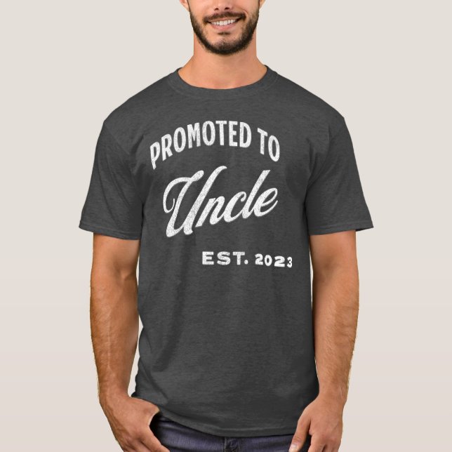 Camiseta Promovido Ao Tio Est. 2023 Pela Primeira Vez Tio (Frente)