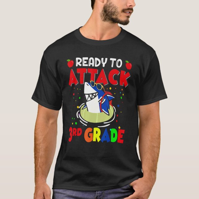 Camiseta Pronto Para Atacar Os Professores Do Terceiro Grau (Frente)