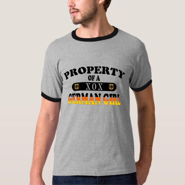 Camiseta Propriedade de uma menina alemão (Frente)