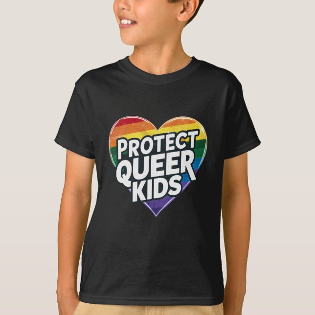 Camiseta Proteja Crianças Queer  Coração Arco-Íris  Orgulho (Frente)