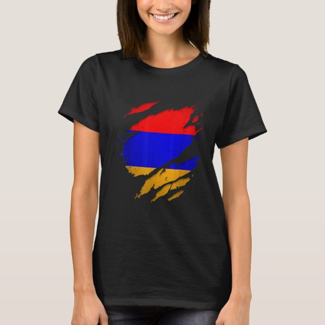 Camiseta Proud Armenian   Torn Ripped Armenia Flag (Frente)