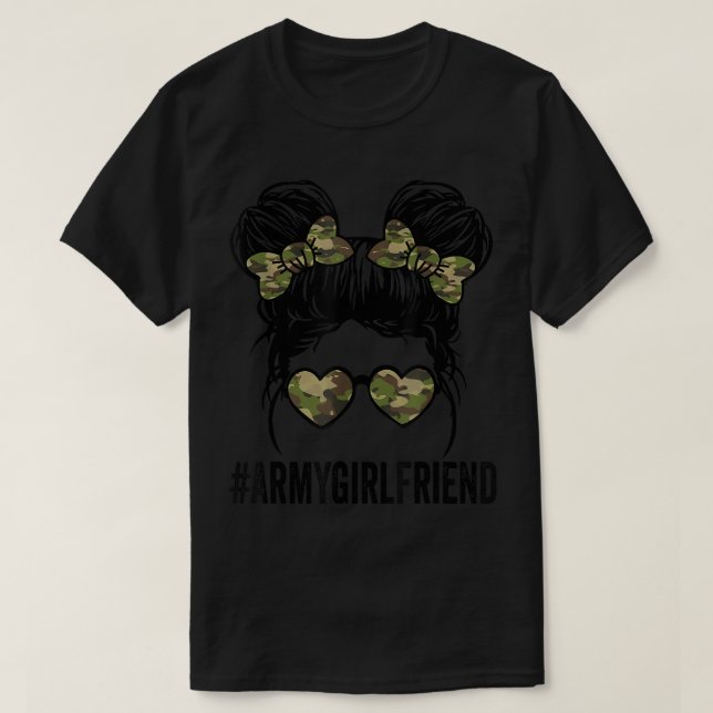 Camiseta proud army girlfriend funny tee for army wives arm (Frente do Design)