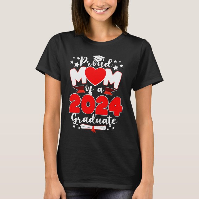 Camiseta Proud Mom Of A 2024 Graduate  Heart Graduation 202 (Frente)