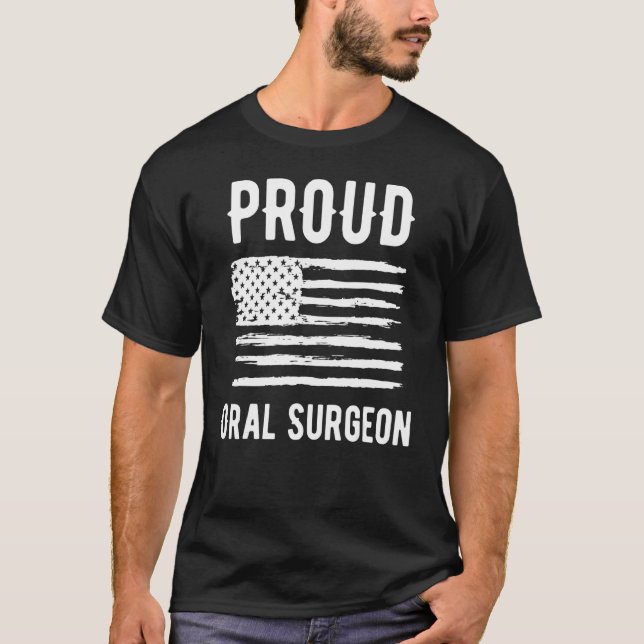 Camiseta Proud Oral Surgeon Profession American Flag (Frente)