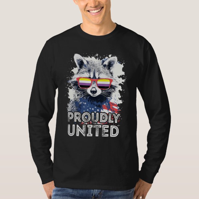 Camiseta Proudly United  Raccoon Non Binary Sunglasses Flag (Frente)