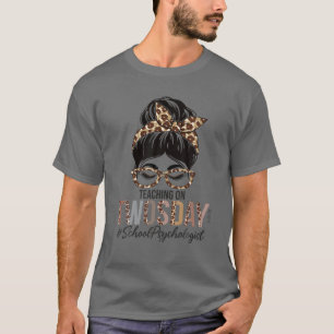 Camiseta Psicóloga Escolar Messy Bun Ensinando No Twiter