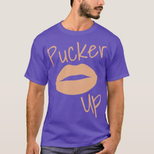 Camiseta Pucker Me Beije Lábios Engraçados Fashion e Makeu