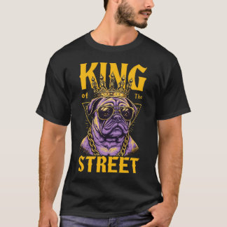 Camiseta Pug Antropomórfico Vestindo uma Coroa e Óculos de 
