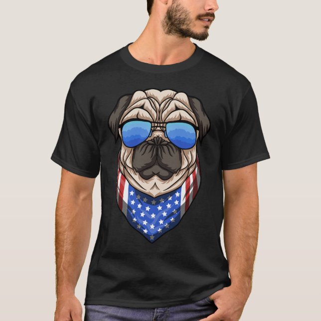 Camiseta Pug Dog Sunglass USA Flag Bandana Legal (Frente)