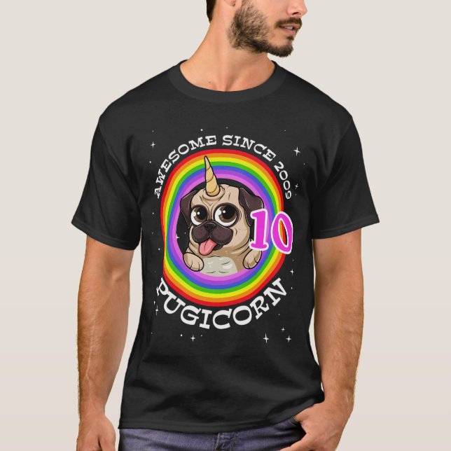 Camiseta Pugicórnio Incrível Desde 2009 (Frente)