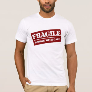 Camiseta Punho frágil com cuidado