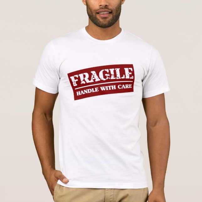 Camiseta Punho frágil com cuidado (Frente)