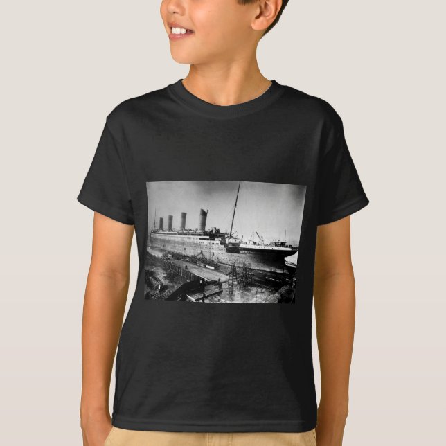 Camiseta quadro original titânico em construção (Frente)
