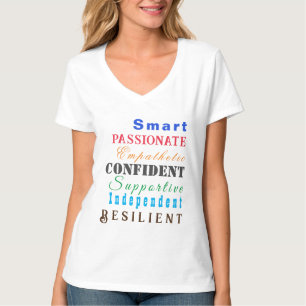 Camiseta Qualidades de Mulheres Excelentes Divertidas Color