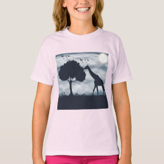 Camiseta Quando a Lua sussurra para a Girafa
