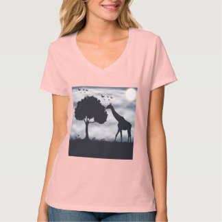 Camiseta Quando a Lua sussurra para a Girafa
