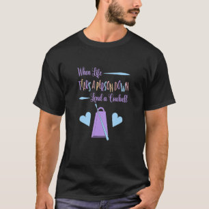 Camiseta Quando a Vida Desmonta uma Pessoa Empreste um Cow