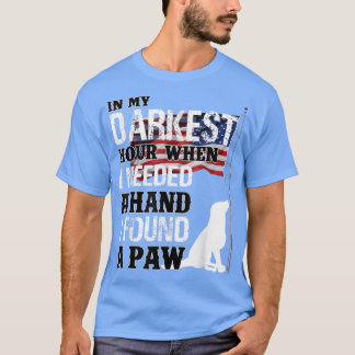 Camiseta Quando Precisava De Uma Mão Encontrei Uma Pata