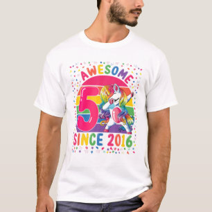 Camiseta Quarantine Dabbing Unicorn 5 Birthday Awmanutenção