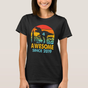 Camiseta Quarto Aniversário Impressionante Desde 2019 Dinos