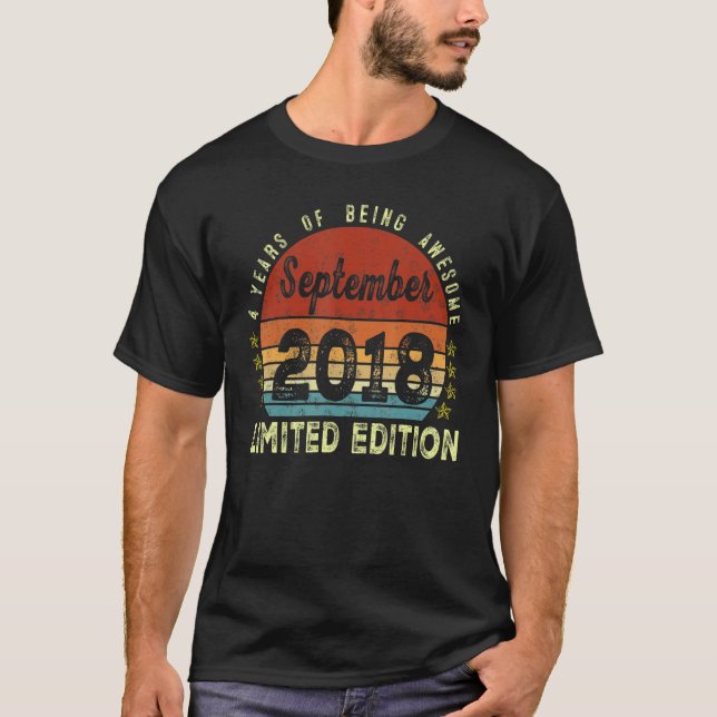 Camiseta Quarto aniversário, setembro de 2018, 4 anos (Frente)