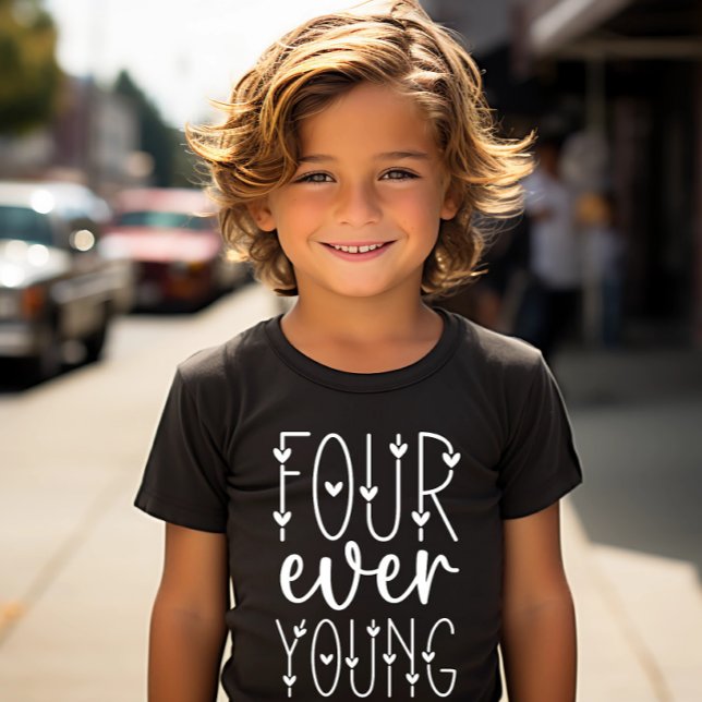 Camiseta Quatro Ever Young - Quarto Aniversário, Quarto Ani (Criador carregado)
